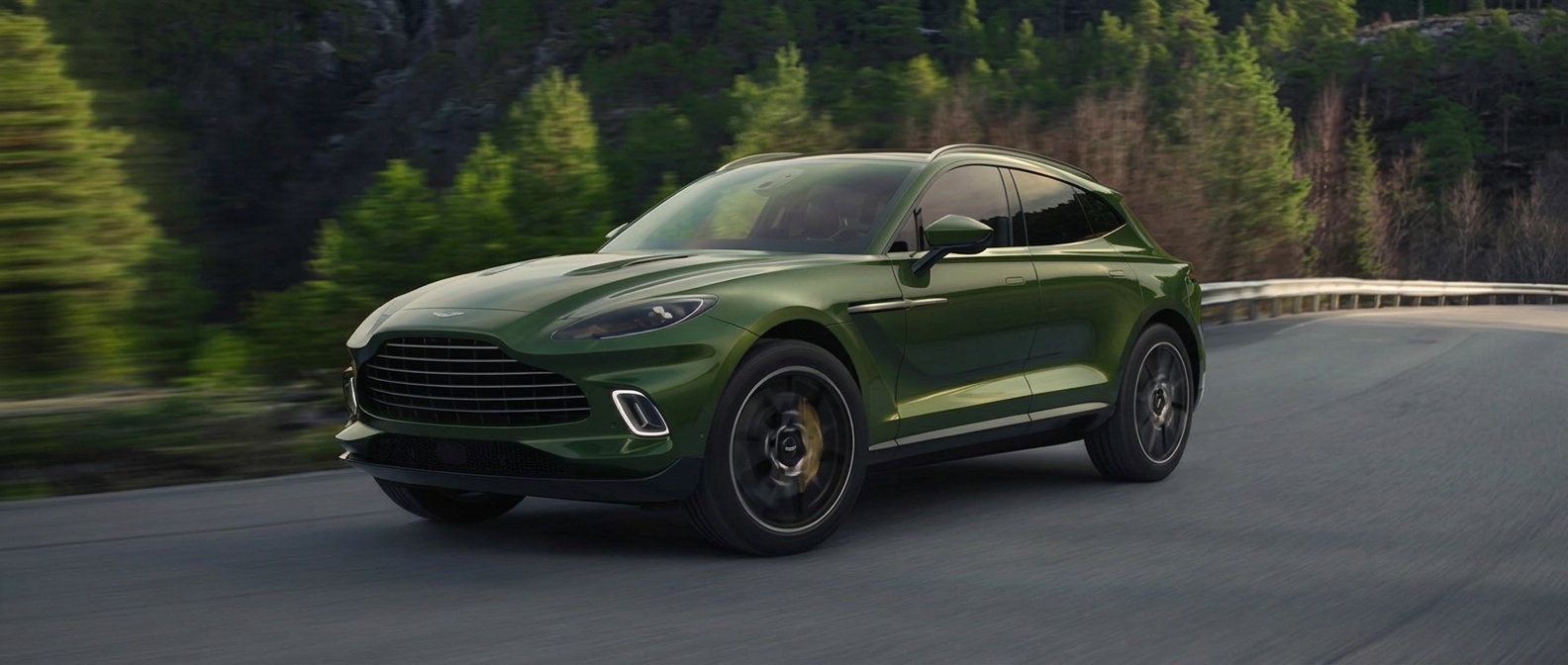 Aston Martin DBX fitted with carbon fibre parts